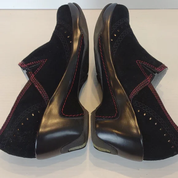 J-41 Black and Red Mules - Picture 10 of 16